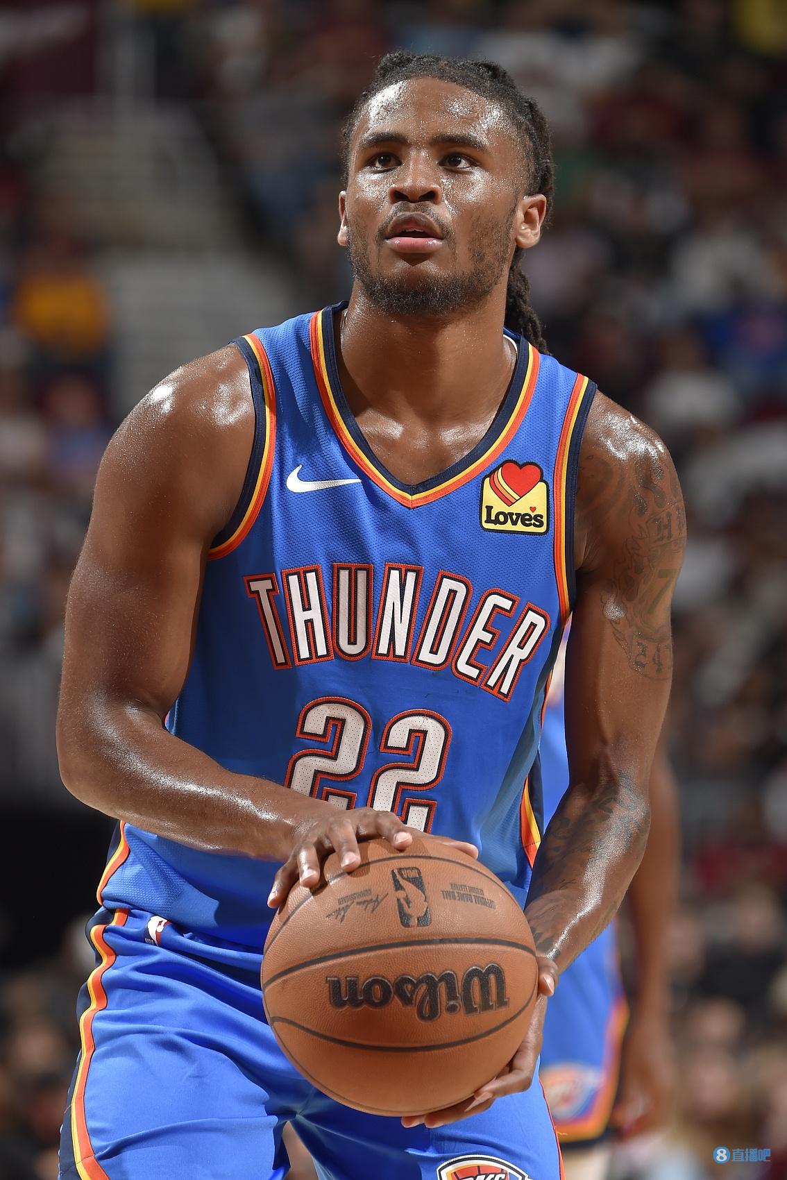 普总眼光15雷霆10号秀华莱士前2场38分钟9投8中 贡献22分4板