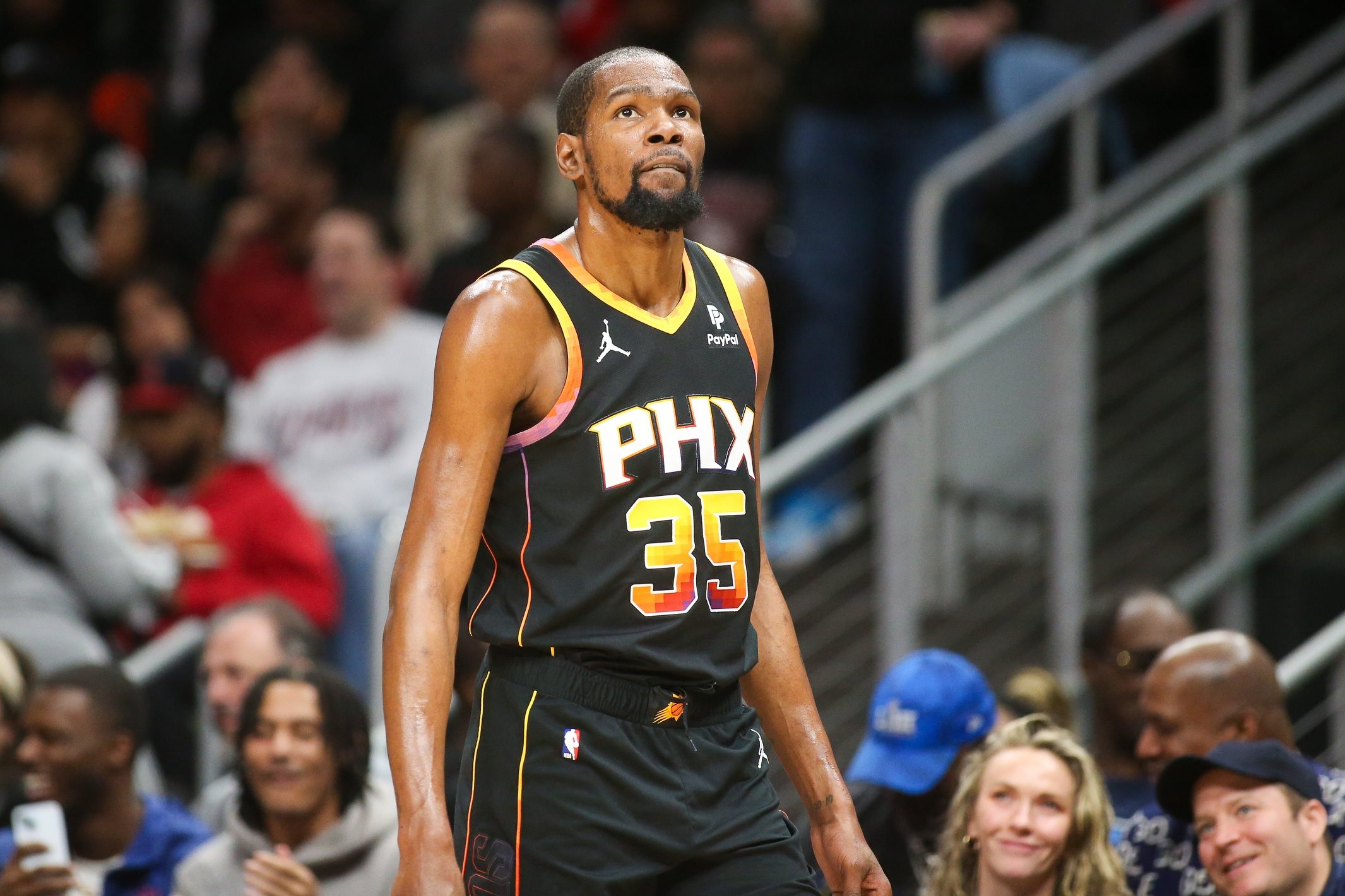 杜兰特场均37.2分钟砍27.1分6.6板5助1.2帽&命中率52.3%